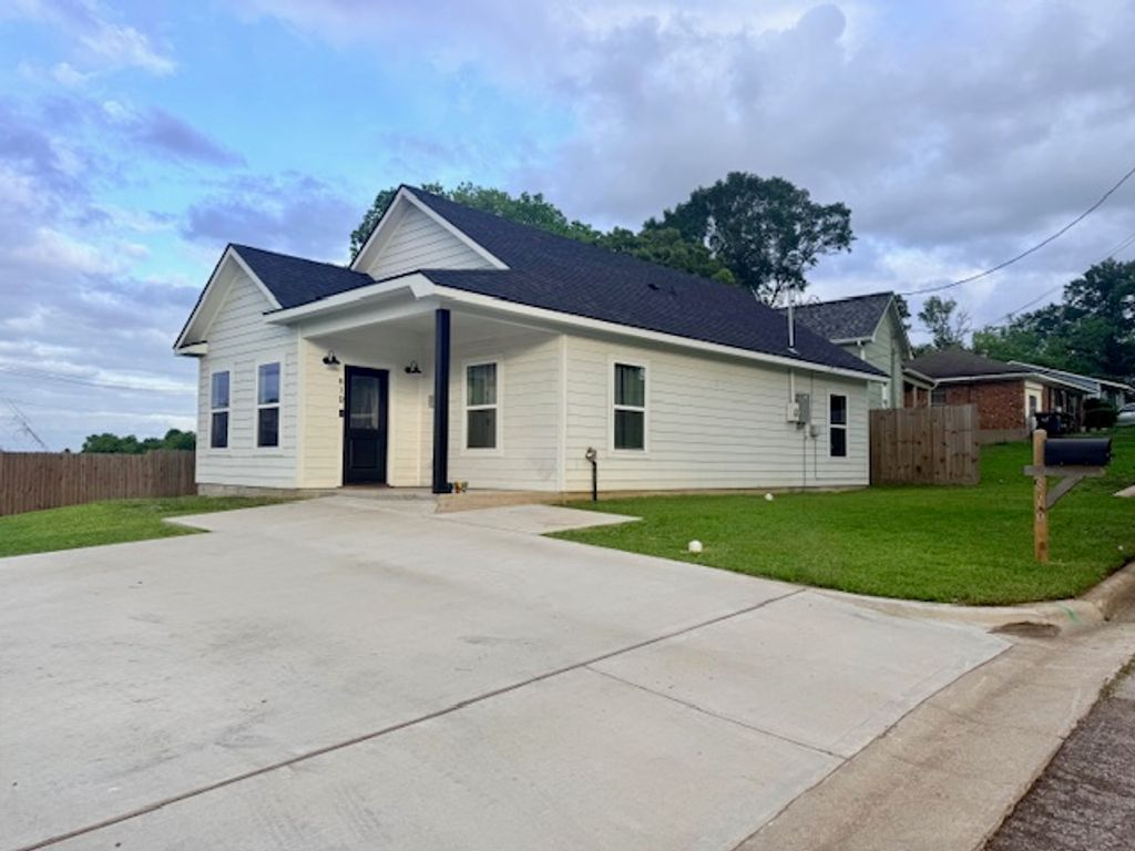 810 Brown Street, Brenham, TX 77833