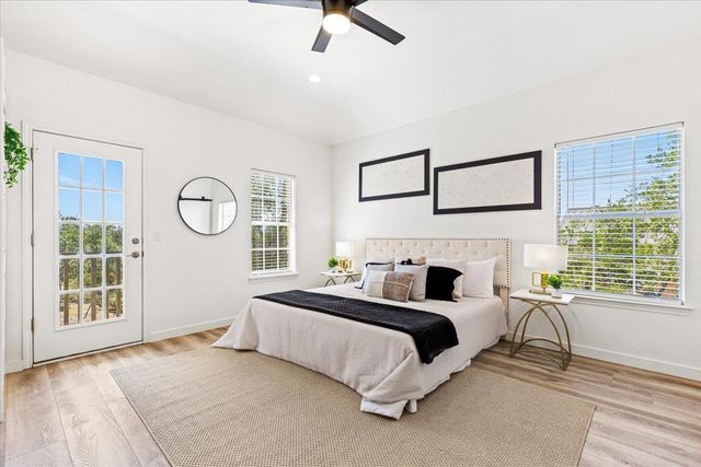 310 Saddle Blanket DR, Dripping Springs, TX 78620