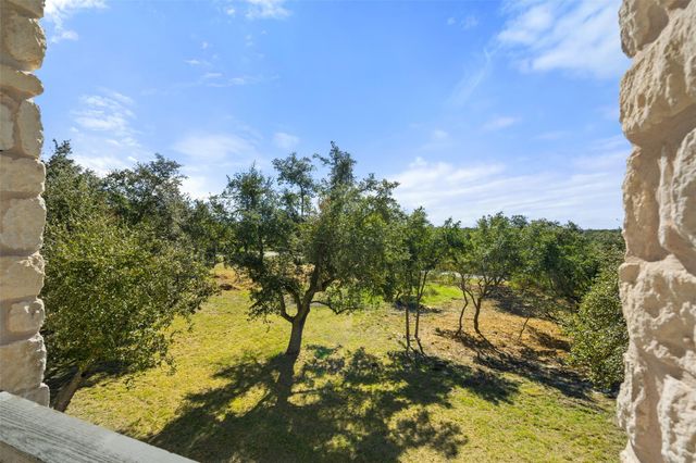 310 Saddle Blanket DR, Dripping Springs, TX 78620