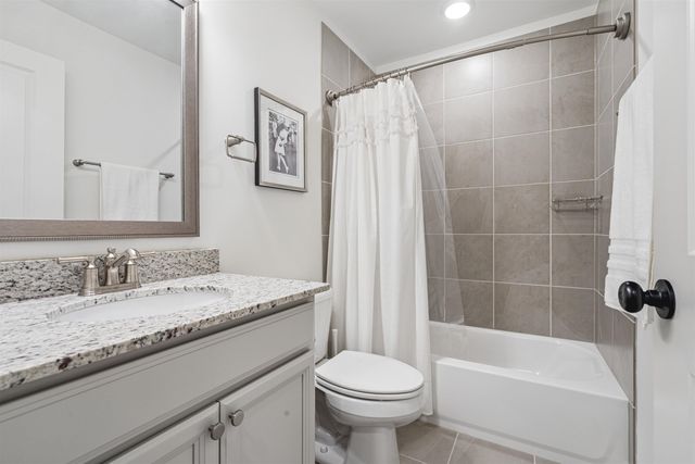 340 ST ANDREWS DR, Oakland, TN 38060