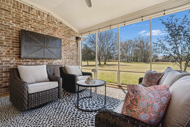 340 ST ANDREWS DR, Oakland, TN 38060