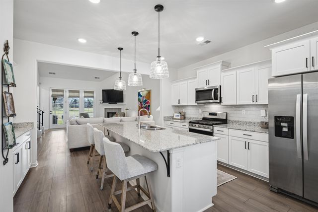 340 ST ANDREWS DR, Oakland, TN 38060