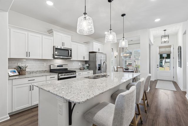 340 ST ANDREWS DR, Oakland, TN 38060