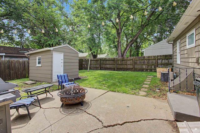 2224 Green Ave., Manhattan, KS 66502