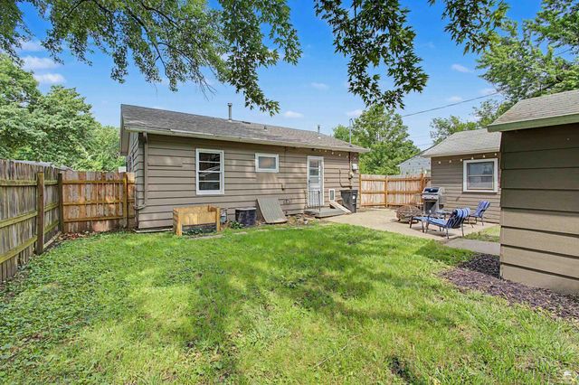 2224 Green Ave., Manhattan, KS 66502