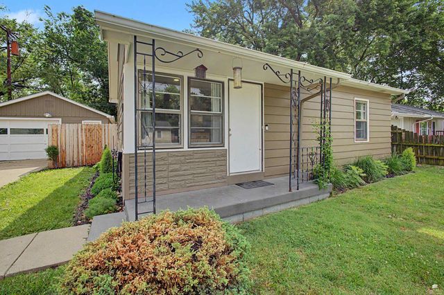 2224 Green Ave., Manhattan, KS 66502