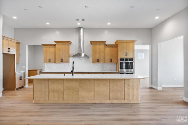 7103 Gladeview Lane, Bakersfield, CA 93314