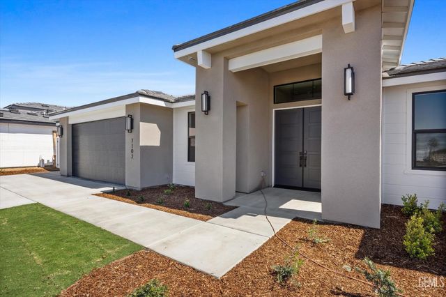 7103 Gladeview Lane, Bakersfield, CA 93314