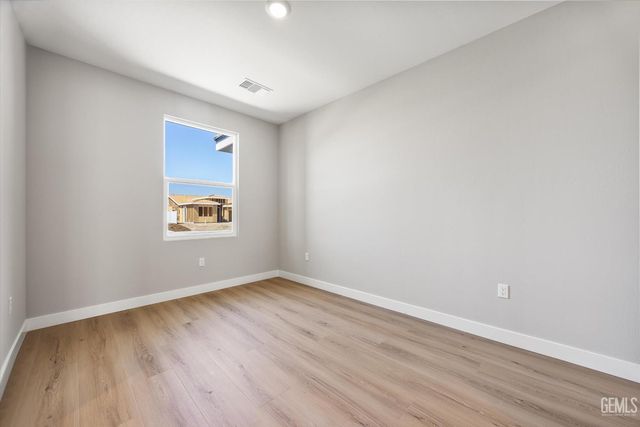 7103 Gladeview Lane, Bakersfield, CA 93314