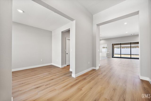 7103 Gladeview Lane, Bakersfield, CA 93314