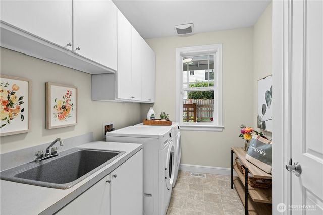 10806 SE 16th Street, Bellevue, WA 98004