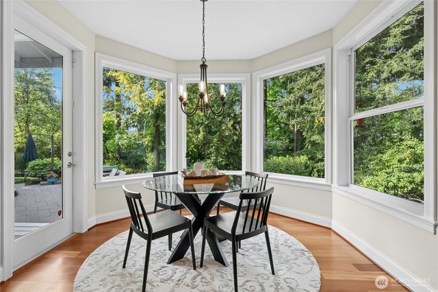 10806 SE 16th Street, Bellevue, WA 98004