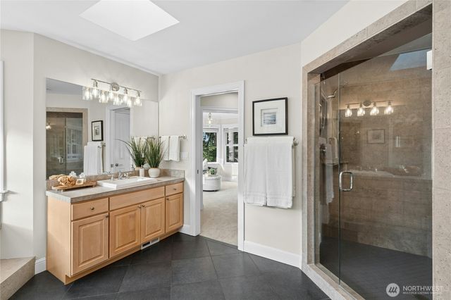10806 SE 16th Street, Bellevue, WA 98004
