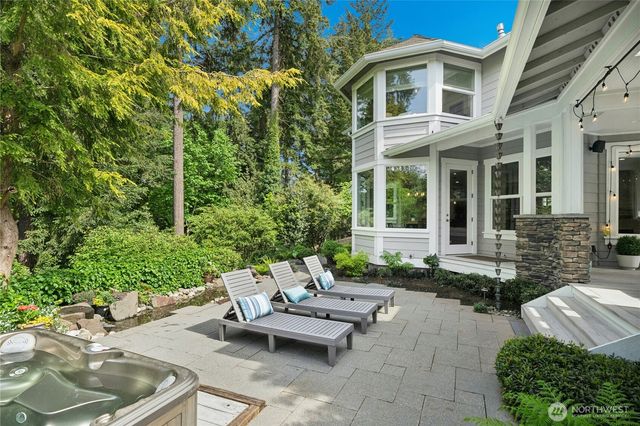 10806 SE 16th Street, Bellevue, WA 98004