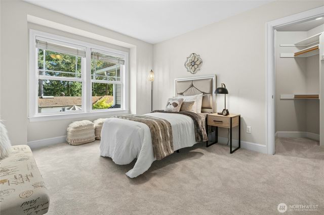 10806 SE 16th Street, Bellevue, WA 98004