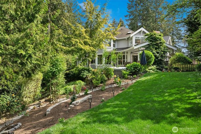 10806 SE 16th Street, Bellevue, WA 98004