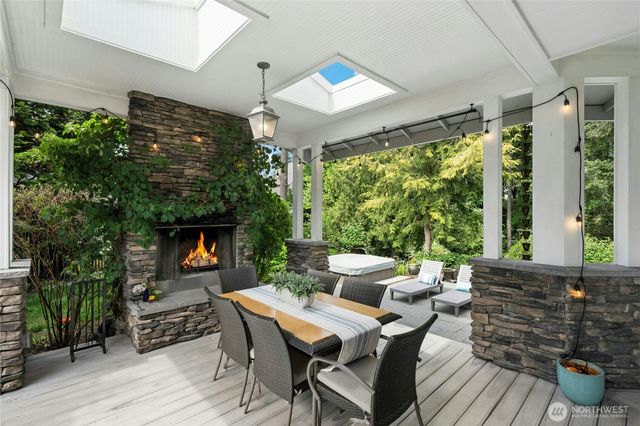 10806 SE 16th Street, Bellevue, WA 98004