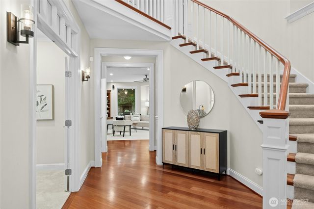 10806 SE 16th Street, Bellevue, WA 98004