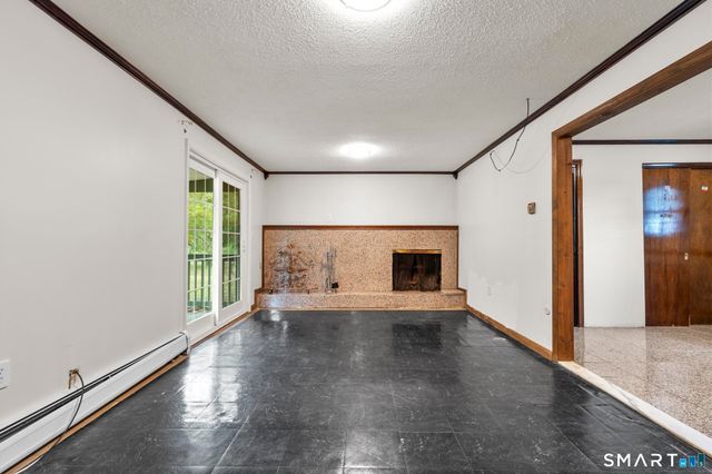 14 Briar Lane, Bloomfield, CT 06002