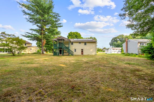 14 Briar Lane, Bloomfield, CT 06002