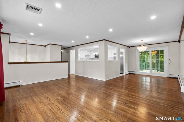 14 Briar Lane, Bloomfield, CT 06002