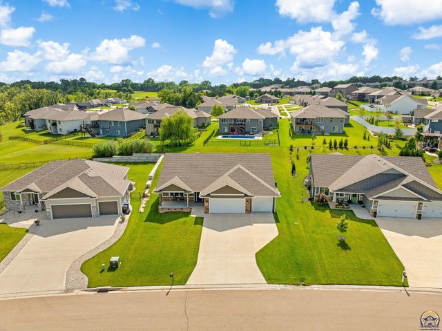 5511 SW Timber Ridge LN, Topeka, KS 66610