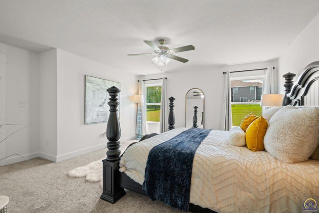 5511 SW Timber Ridge LN, Topeka, KS 66610