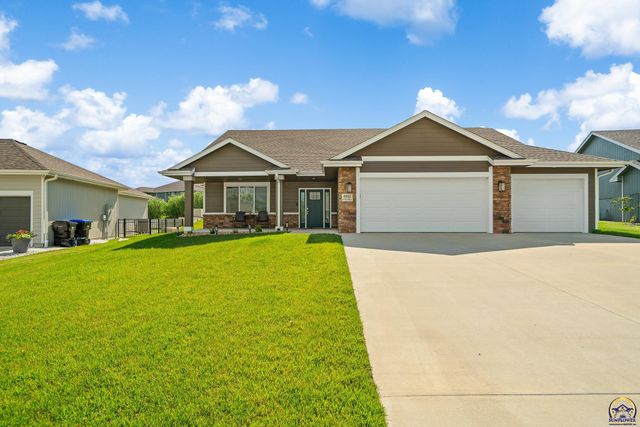 5511 SW Timber Ridge LN, Topeka, KS 66610