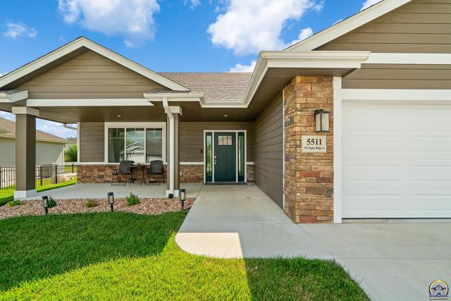 5511 SW Timber Ridge LN, Topeka, KS 66610