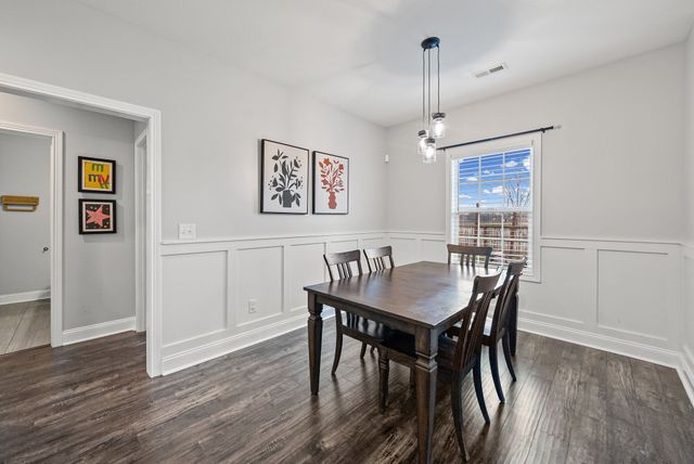 105 Sycamore Hill Dr, Clarksville, TN 37042