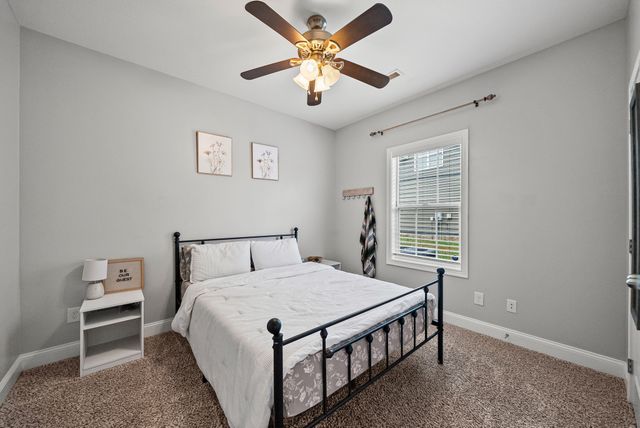 105 Sycamore Hill Dr, Clarksville, TN 37042