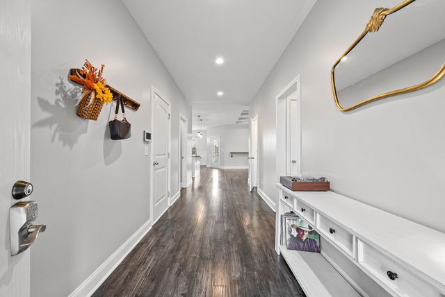 105 Sycamore Hill Dr, Clarksville, TN 37042