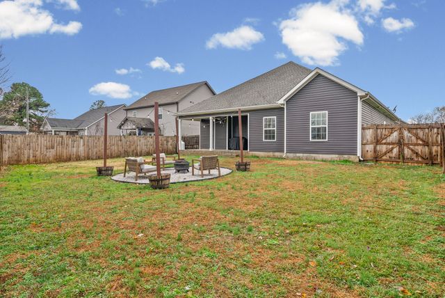 105 Sycamore Hill Dr, Clarksville, TN 37042