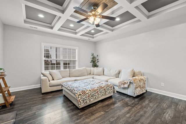 105 Sycamore Hill Dr, Clarksville, TN 37042