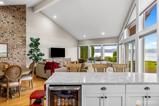 6591 NE North Shore Road, Belfair, WA 98528