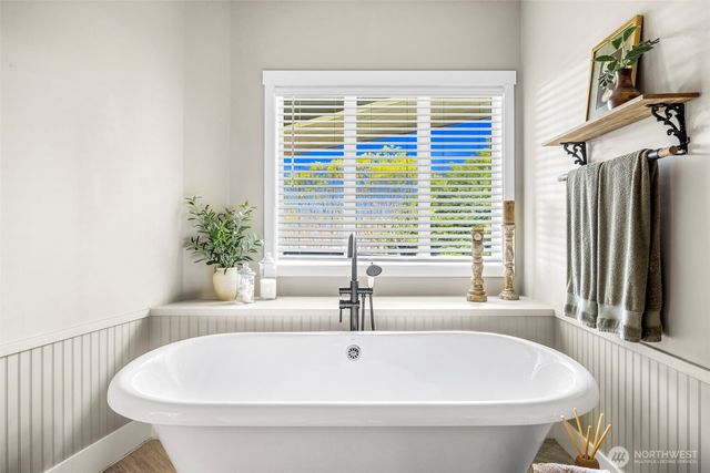 6591 NE North Shore Road, Belfair, WA 98528