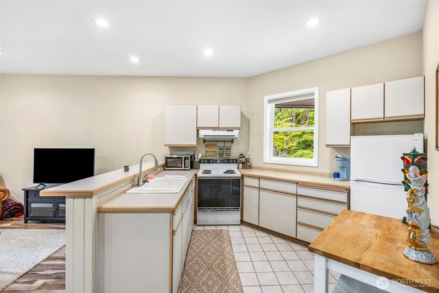 6591 NE North Shore Road, Belfair, WA 98528