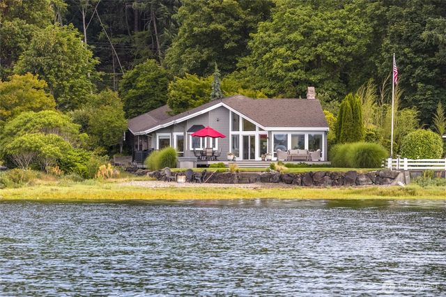 6591 NE North Shore Road, Belfair, WA 98528