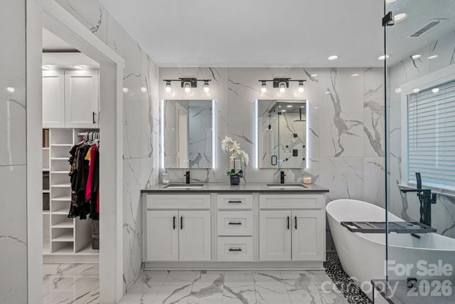 5634 Camelot Drive, Charlotte, NC 28270