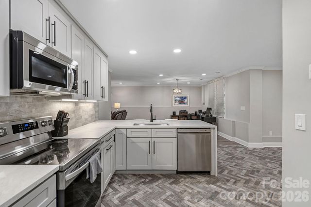 5634 Camelot Drive, Charlotte, NC 28270