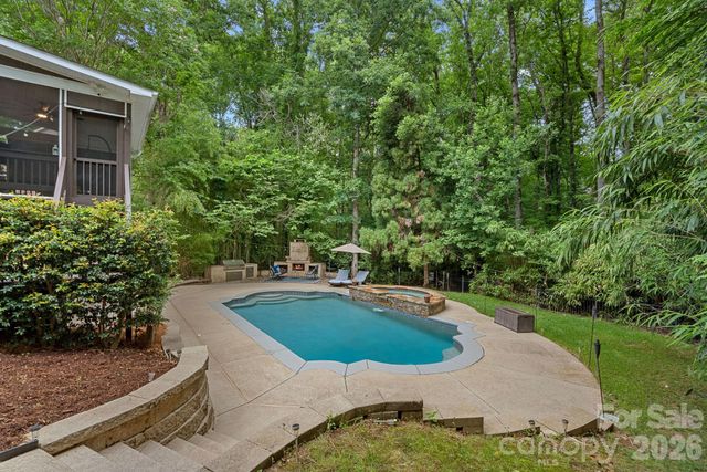 5634 Camelot Drive, Charlotte, NC 28270