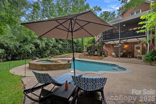5634 Camelot Drive, Charlotte, NC 28270
