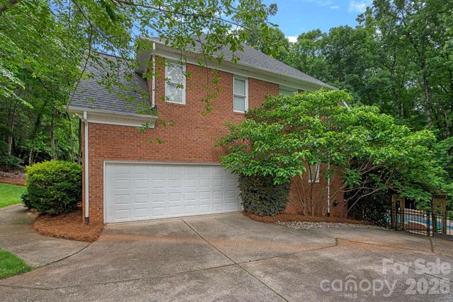 5634 Camelot Drive, Charlotte, NC 28270