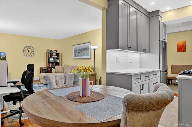 824 Palmer 2D, Bronxville, NY 10708