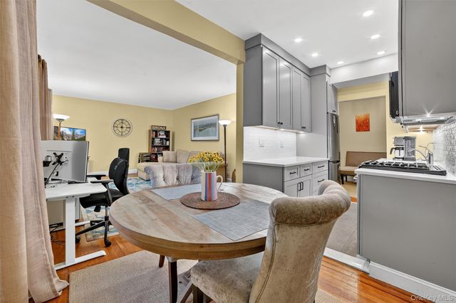 824 Palmer 2D, Bronxville, NY 10708