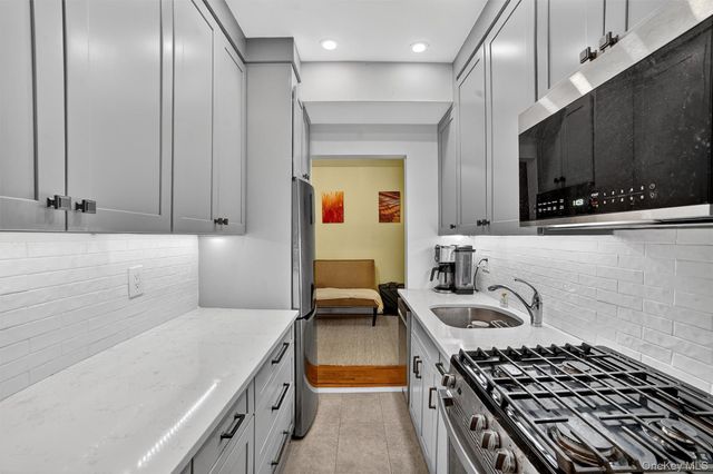 824 Palmer 2D, Bronxville, NY 10708