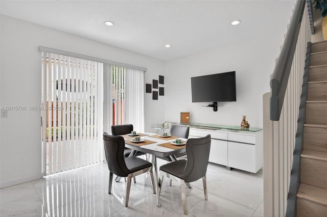 11248 NW 56th St, Doral, FL 33178