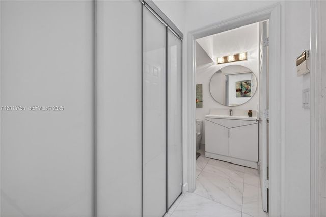 11248 NW 56th St, Doral, FL 33178