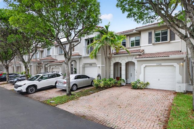 11248 NW 56th St, Doral, FL 33178