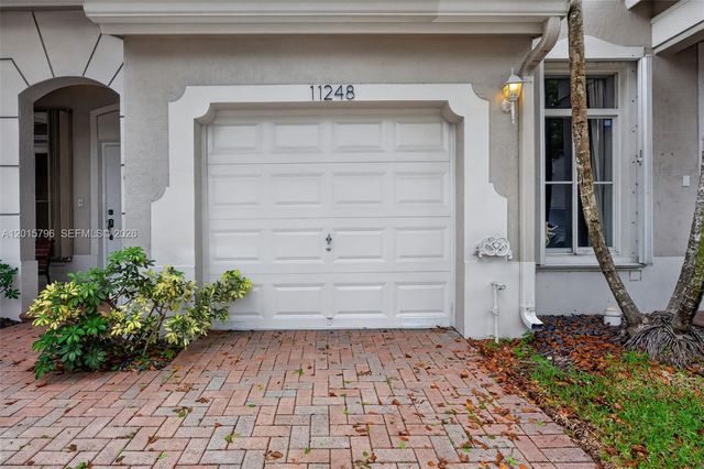 11248 NW 56th St, Doral, FL 33178